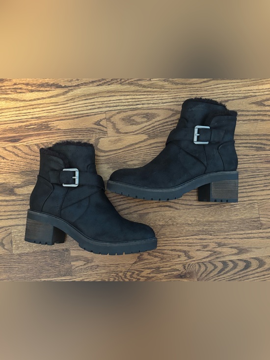 Crown Vintage Shoes - Crown Vintage Jolie Black Moto Ankle Boots Faux Fur Buckle Lug Sole Size 9 US
